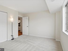 5340 Holmes Run Parkway 904, Alexandria VA 22304