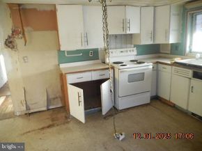 1224 E 11TH Street, Crum Lynne PA 19022