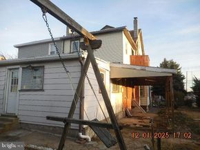 1224 E 11TH Street, Crum Lynne PA 19022