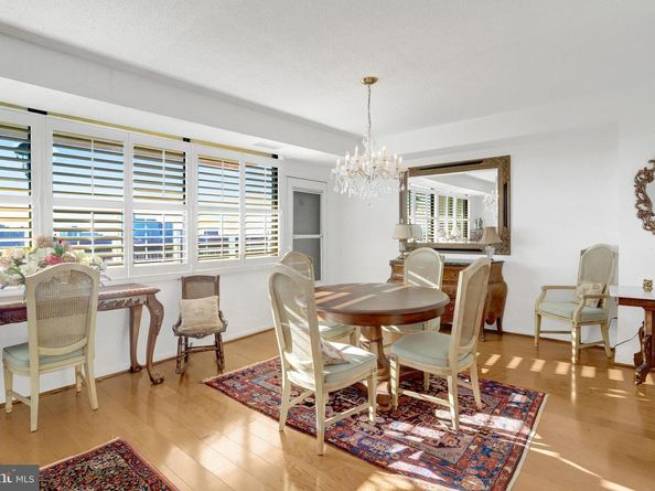 3713 S George Mason Drive 1102, Falls Church VA 22041