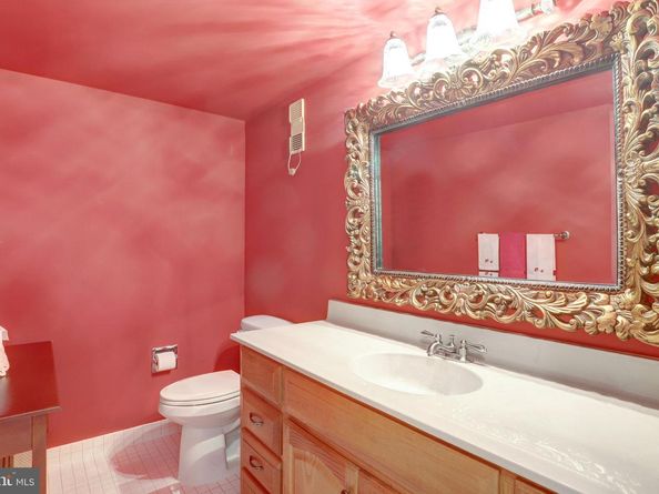 3713 S George Mason Drive 1102, Falls Church VA 22041