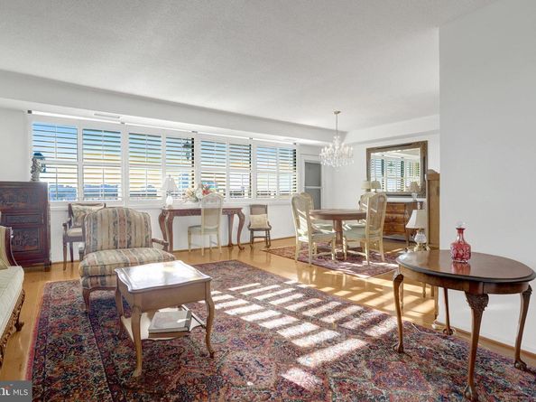 3713 S George Mason Drive 1102, Falls Church VA 22041