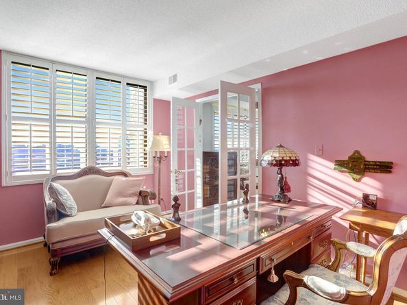 3713 S George Mason Drive 1102, Falls Church VA 22041