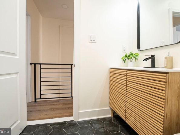 7230 Briar Road, Philadelphia PA 19138