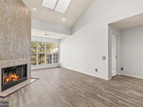 3903 Golf Tee Court 301, Fairfax VA 22033