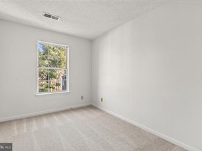 3903 Golf Tee Court 301, Fairfax VA 22033