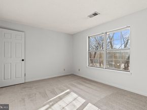 3903 Golf Tee Court 301, Fairfax VA 22033