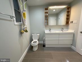 916 Snyder Avenue, Philadelphia PA 19148