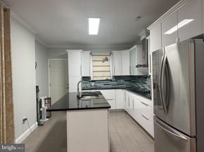 916 Snyder Avenue, Philadelphia PA 19148