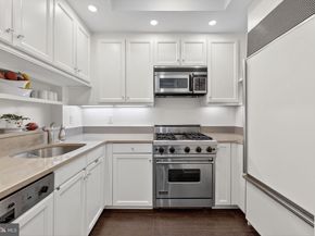 1155 23rd Street NW PH1F, Washington DC 20037