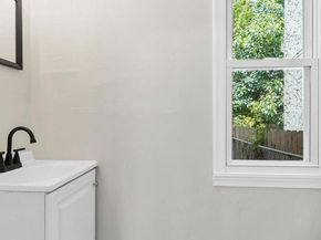 35 E Collom Street, Philadelphia PA 19144