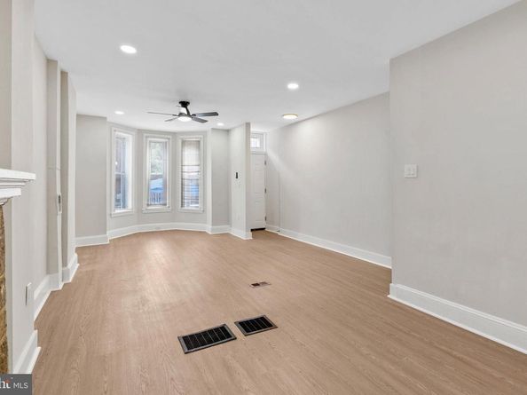 35 E Collom Street, Philadelphia PA 19144