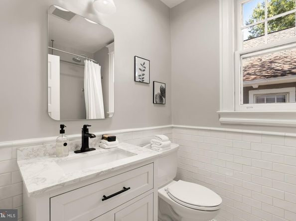 5221 42nd Street NW, Washington DC 20015