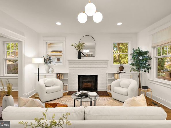 5221 42nd Street NW, Washington DC 20015