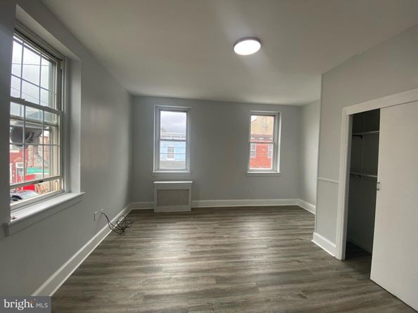 2013 S 5TH Street, Philadelphia PA 19148