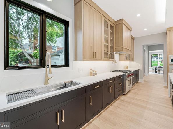 1052 Balls Hill Road, Mclean VA 22101