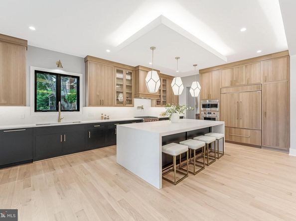 1052 Balls Hill Road, Mclean VA 22101