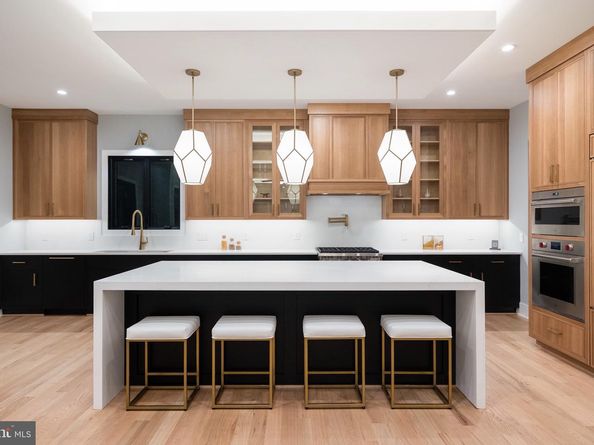 1052 Balls Hill Road, Mclean VA 22101