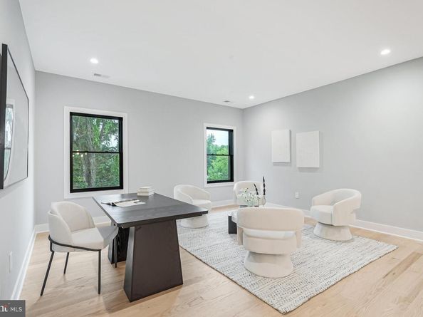 1052 Balls Hill Road, Mclean VA 22101