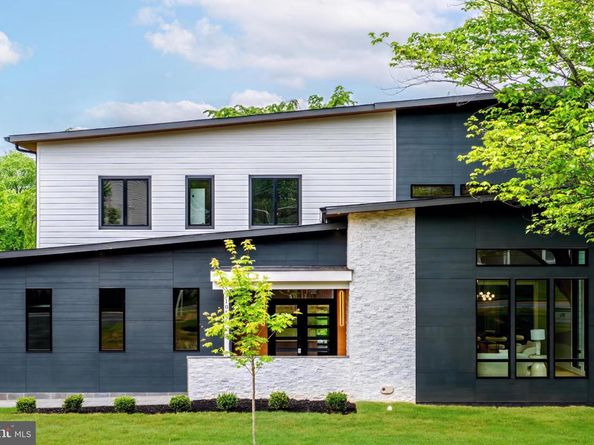 1052 Balls Hill Road, Mclean VA 22101