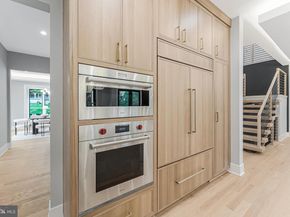 1052 Balls Hill Road, Mclean VA 22101
