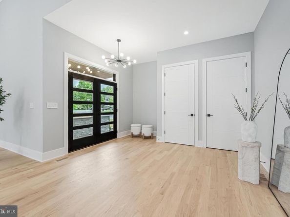 1052 Balls Hill Road, Mclean VA 22101