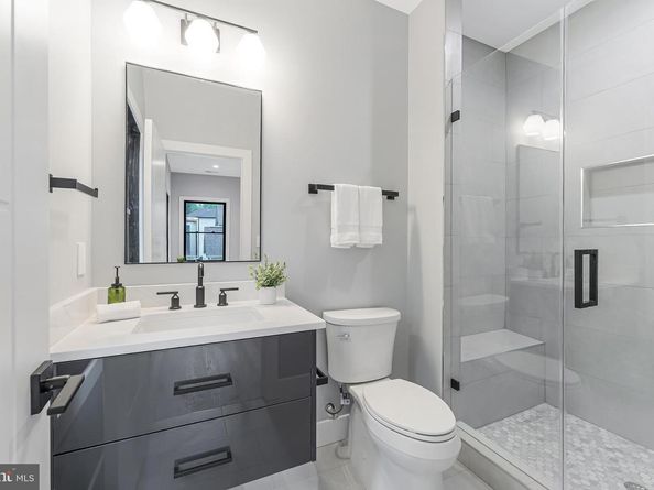 1052 Balls Hill Road, Mclean VA 22101