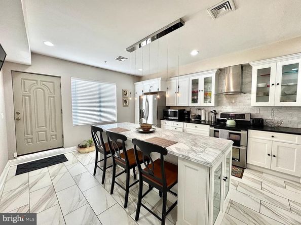 1146 S 6TH Street, Philadelphia PA 19147