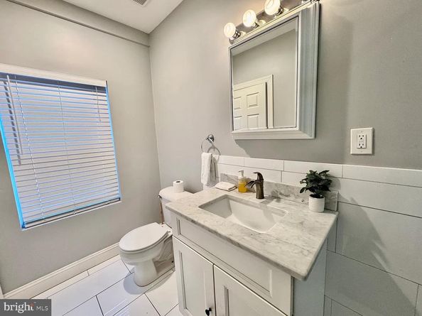 1146 S 6TH Street, Philadelphia PA 19147