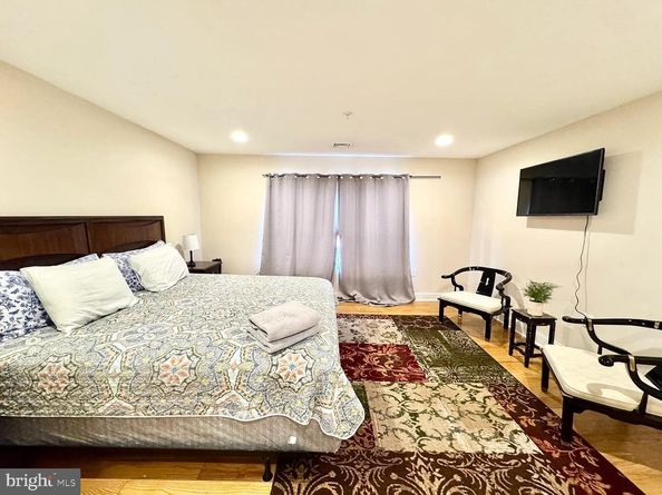 1146 S 6TH Street, Philadelphia PA 19147