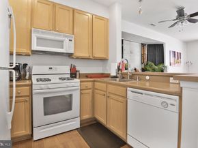 23004 Fontwell Square, Sterling VA 20166