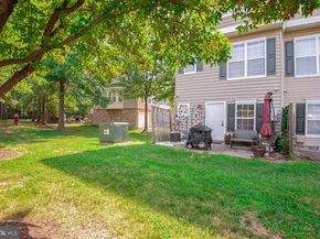 23004 Fontwell Square, Sterling VA 20166