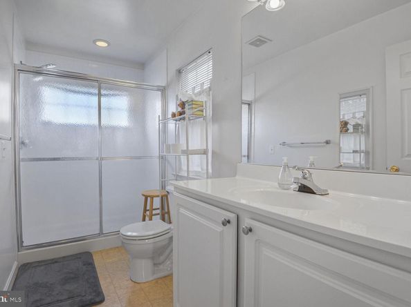 23004 Fontwell Square, Sterling VA 20166