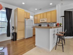 23004 Fontwell Square, Sterling VA 20166