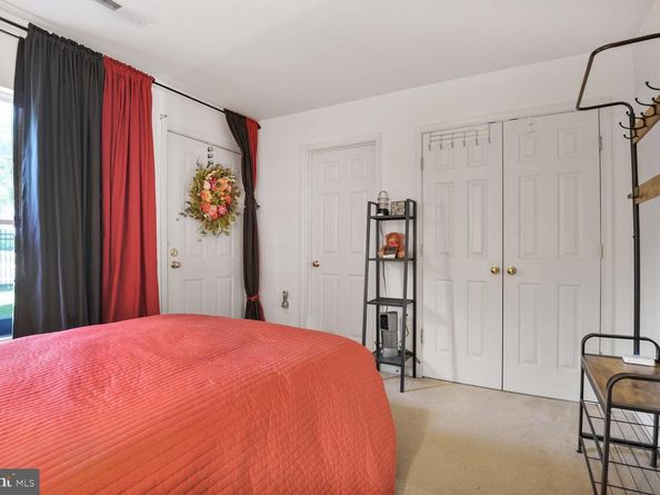 23004 Fontwell Square, Sterling VA 20166