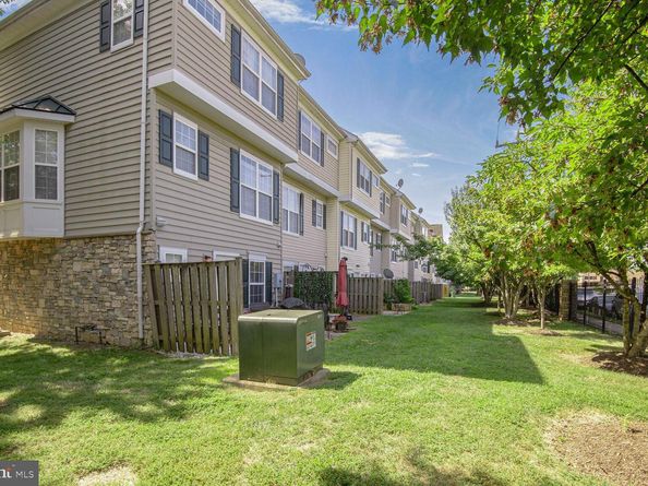 23004 Fontwell Square, Sterling VA 20166