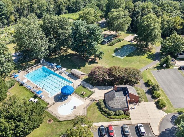 1806 N Shore Court, Reston VA 20190