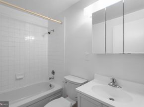 1806 N Shore Court, Reston VA 20190