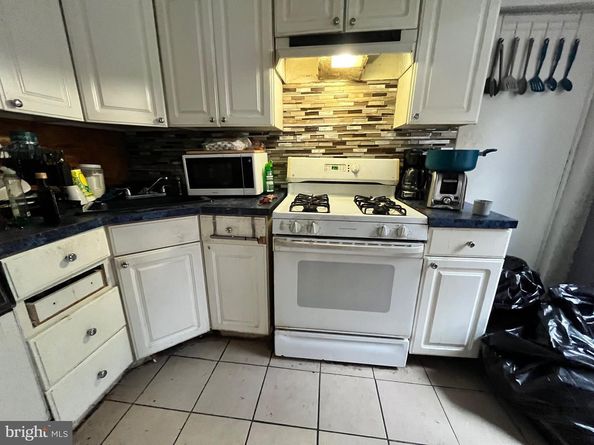 702 Cedar Avenue, Lansdowne PA 19050