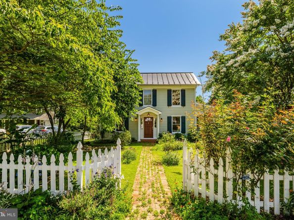 1012 Grant Street, Herndon VA 20170