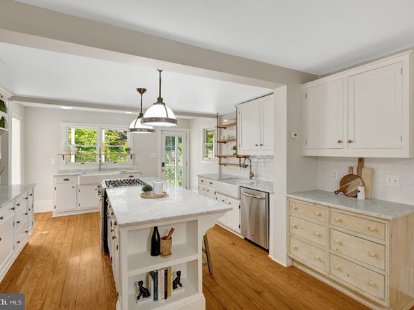 1012 Grant Street, Herndon VA 20170