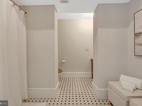 1012 Grant Street, Herndon VA 20170