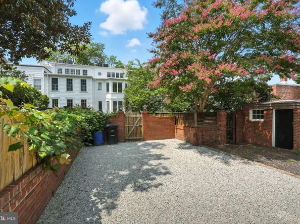 219 N Pitt Street, Alexandria VA 22314
