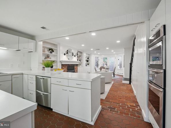 219 N Pitt Street, Alexandria VA 22314