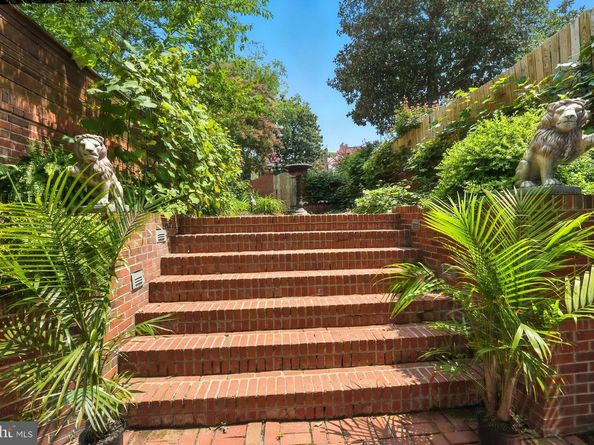 219 N Pitt Street, Alexandria VA 22314