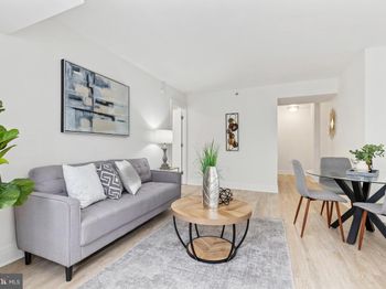 800 4TH Street SW