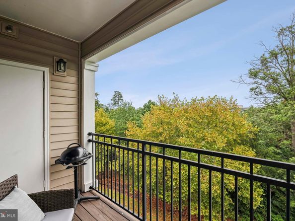 12956 Centre Park Circle 417, Herndon VA 20171