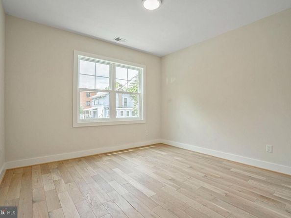 423 N Cleveland Street, Arlington VA 22201