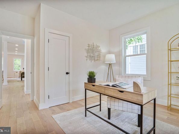 423 N Cleveland Street, Arlington VA 22201