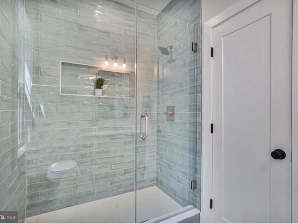 423 N Cleveland Street, Arlington VA 22201